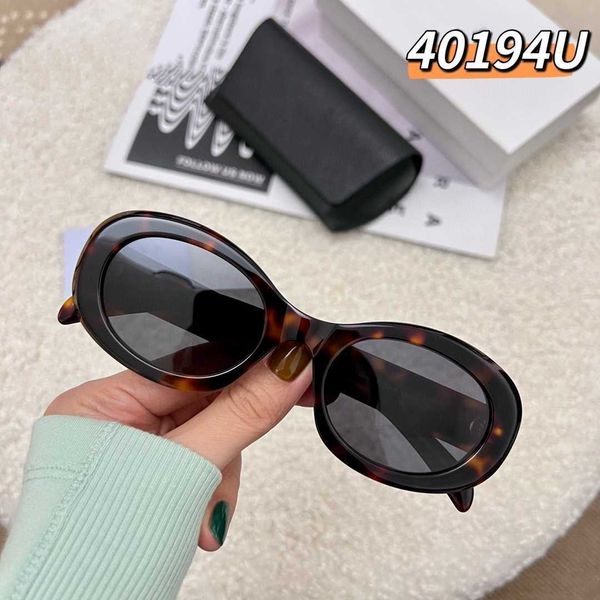ce home original 2022 new triumphal arch oval french cat eye sunglasses female, White;black
ce home original 2022 new triumphal arch oval french cat eye sunglasses female, White;black