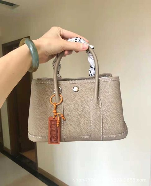 designer herbag garden party evening new lychee grain cowhide garden large capacity tote real leather female portable bucket bag mwx2
designer herbag garden party evening new lychee grain cowhide garden large capacity tote real leather female portable bucket bag mwx2