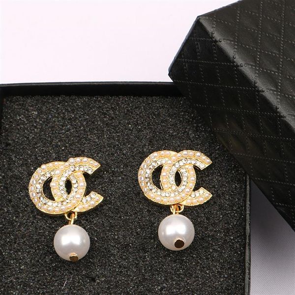 luxury earrings stud 18k plated 925 silver designer double letters studs chic women crystal rhinestone pearl earring wedding party298j, Golden;silver
luxury earrings stud 18k plated 925 silver designer double letters studs chic women crystal rhinestone pearl earring wedding party298j, Golden;silver