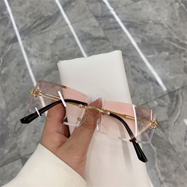 new sunglasses for men and women rimless leopard-headed sunglasses cross-border european and n trend personality sunglasses gold frame gradi, White;black
new sunglasses for men and women rimless leopard-headed sunglasses cross-border european and n trend personality sunglasses gold frame gradi, White;black