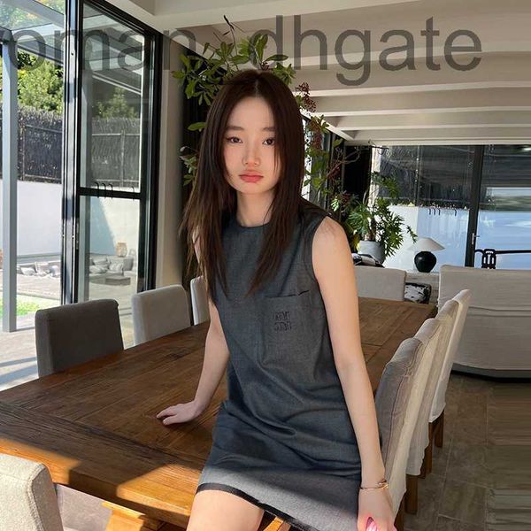 casual dresses designer 23 summer small fragrance fake two piece sticker embroidered letter sleeveless tank dress pcli, Black;gray
casual dresses designer 23 summer small fragrance fake two piece sticker embroidered letter sleeveless tank dress pcli, Black;gray
