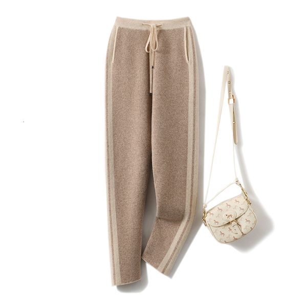 women's pants capris autumn / winter thickened cashmere pants women's high waist small leggings fashion color contrast knitted pan, Black;white
women's pants capris autumn / winter thickened cashmere pants women's high waist small leggings fashion color contrast knitted pan, Black;white