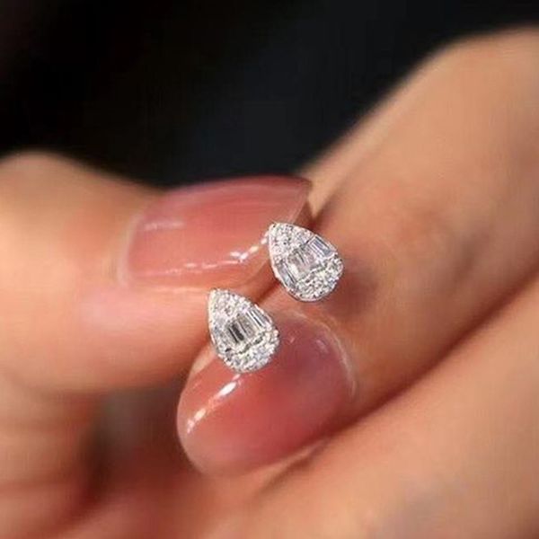 delicate water drop shaped stud earrings luxury silver color crystal cz ear earrings for women fashion versatile jewelry, Golden;silver
delicate water drop shaped stud earrings luxury silver color crystal cz ear earrings for women fashion versatile jewelry, Golden;silver