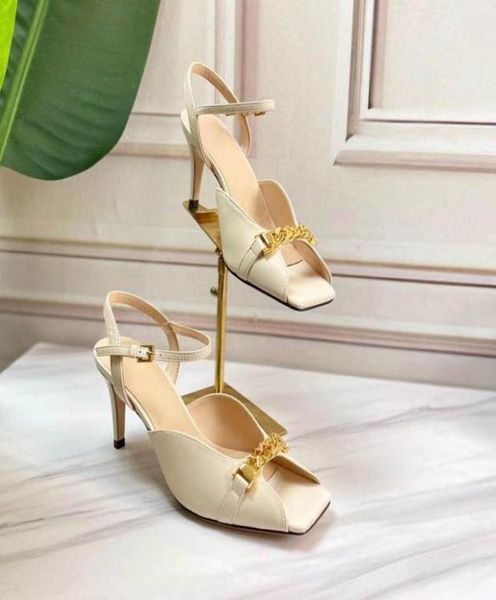 2023 sandals shoe summer shoes designer women slip pointed toe sandal slingback pumps with box7153820, Black
2023 sandals shoe summer shoes designer women slip pointed toe sandal slingback pumps with box7153820, Black