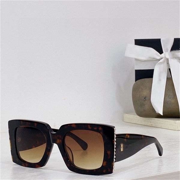 brand luxury glasses sunglasses popular channel letters sunglasses glasses fashion metal sunglasses hnfdg, White;black
brand luxury glasses sunglasses popular channel letters sunglasses glasses fashion metal sunglasses hnfdg, White;black