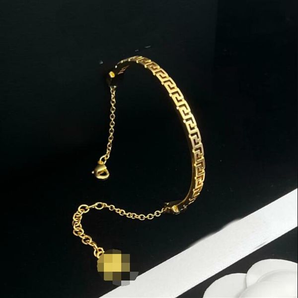 retro simplicity bracelets ancient greek pattern cuff bangle banshee medusa head portrait 18k gold plated women's designer je235y, Black
retro simplicity bracelets ancient greek pattern cuff bangle banshee medusa head portrait 18k gold plated women's designer je235y, Black