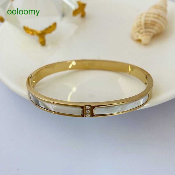 hemars designer bracelet 2023 new h women's titanium steel colorless white fritillaria small design ins tidal mesh red handwear gold br, Black
hemars designer bracelet 2023 new h women's titanium steel colorless white fritillaria small design ins tidal mesh red handwear gold br, Black