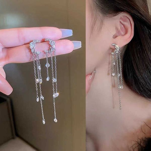 charm new korean crystal trendy exquisite moon long tassel dangle earrings for women temperament rhinestone pendant jewelry gifts aa230421, Golden
charm new korean crystal trendy exquisite moon long tassel dangle earrings for women temperament rhinestone pendant jewelry gifts aa230421, Golden