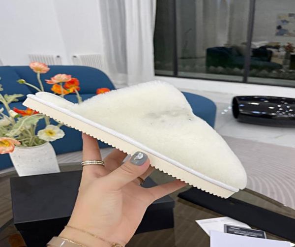 2021 women slipper outdoor fashion wool drag designer classic genuine leather half sliders autumn and winter home wome6479730, Black
2021 women slipper outdoor fashion wool drag designer classic genuine leather half sliders autumn and winter home wome6479730, Black