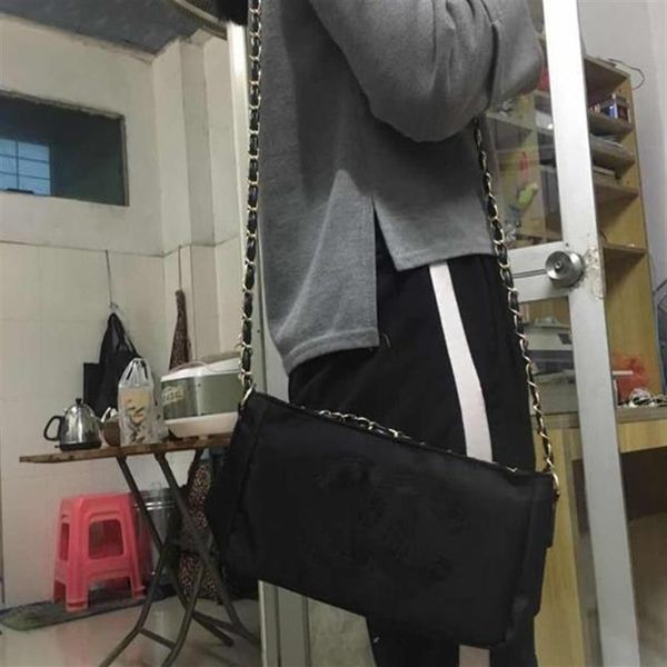2021 new arrive fashion shoulder bag sequins 2 color pattern makeup bag with chain strap298c
2021 new arrive fashion shoulder bag sequins 2 color pattern makeup bag with chain strap298c