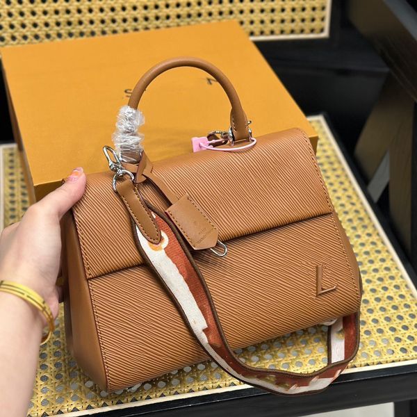 23ss women luxurys designers cluny shoulder bag genuine leather shopping bags handbag tote shouder crossbody bag pouch purse 25cm
23ss women luxurys designers cluny shoulder bag genuine leather shopping bags handbag tote shouder crossbody bag pouch purse 25cm
