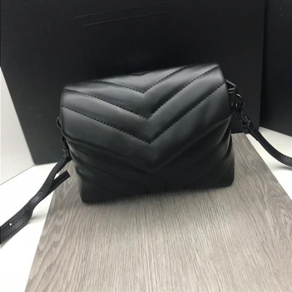 5a genuine mini handbags leather lou luxury brands bag bags women 20cm quality women designer shoulder famous high female2437, Red;black
5a genuine mini handbags leather lou luxury brands bag bags women 20cm quality women designer shoulder famous high female2437, Red;black