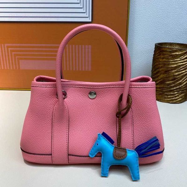 designer herbag garden party evening 2023 new h layer cow togo garden leather women's leisure tote bag portable one-shoulder large capa
designer herbag garden party evening 2023 new h layer cow togo garden leather women's leisure tote bag portable one-shoulder large capa