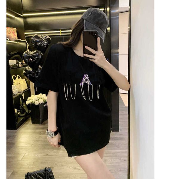 23ss womens designer clothing tee womens t-shirt round neck pure cotton color pearl diamond chain logo embroidery casual short sleeve t shir, White
23ss womens designer clothing tee womens t-shirt round neck pure cotton color pearl diamond chain logo embroidery casual short sleeve t shir, White