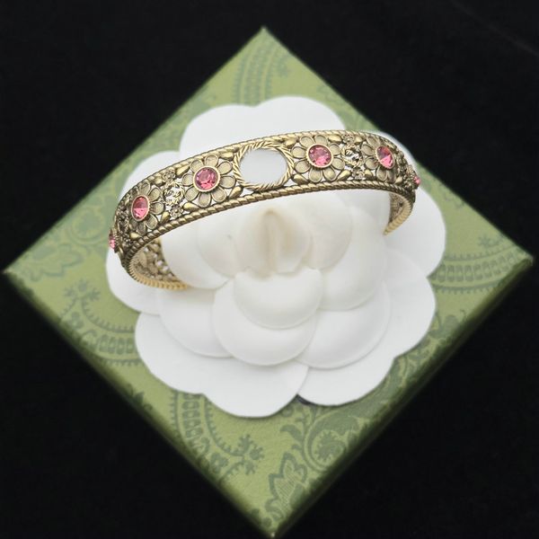 Luxury Designer Bracelets Elegant Gold and Silver Bracelet Fashion men Women Jewelry Accessories Christmas gifts
Luxury Designer Bracelets Elegant Gold and Silver Bracelet Fashion men Women Jewelry Accessories Christmas gifts