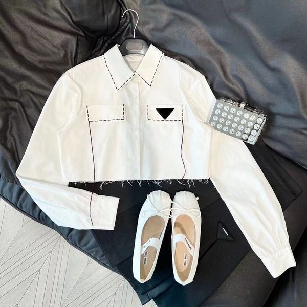 2023 designer spring and summer new hemmed dotted line triangle label short style design sense sweet and spicy wind lapel long-sleeved shirt, White
2023 designer spring and summer new hemmed dotted line triangle label short style design sense sweet and spicy wind lapel long-sleeved shirt, White
