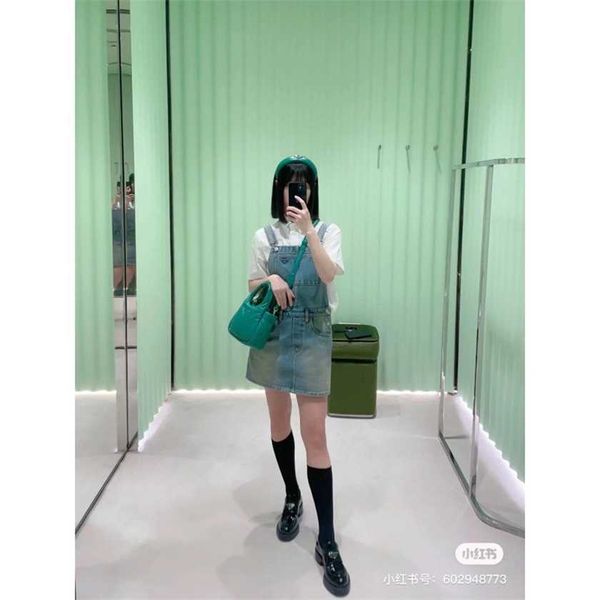 26% off family spring/summer trendy cool fashion made old wash triangle label denim slim strap dress, Black;gray
26% off family spring/summer trendy cool fashion made old wash triangle label denim slim strap dress, Black;gray