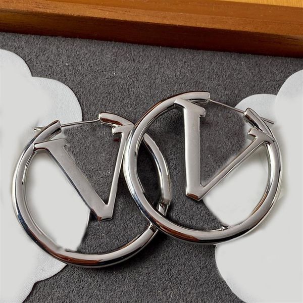 2022 designer pendant earrings big circle for women hoop silver earring luxurys designers letter v stud earrings gift d2202112z244l, Golden;silver
2022 designer pendant earrings big circle for women hoop silver earring luxurys designers letter v stud earrings gift d2202112z244l, Golden;silver