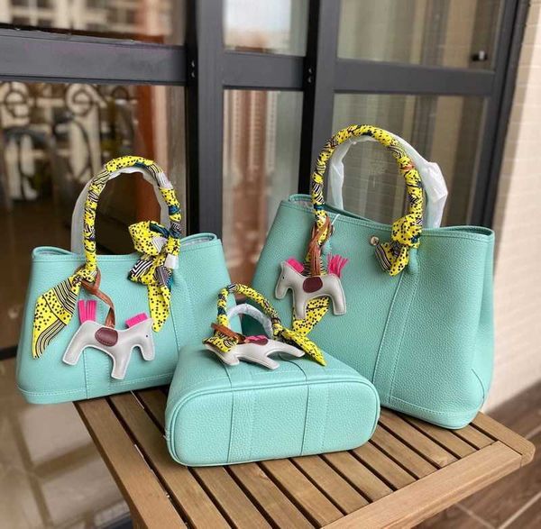 designer herbag garden party evening 2023 new layer cowhide litchi grain 25cm 30cm 36cm garden leather hand versatile messenger bag 9sdd
designer herbag garden party evening 2023 new layer cowhide litchi grain 25cm 30cm 36cm garden leather hand versatile messenger bag 9sdd