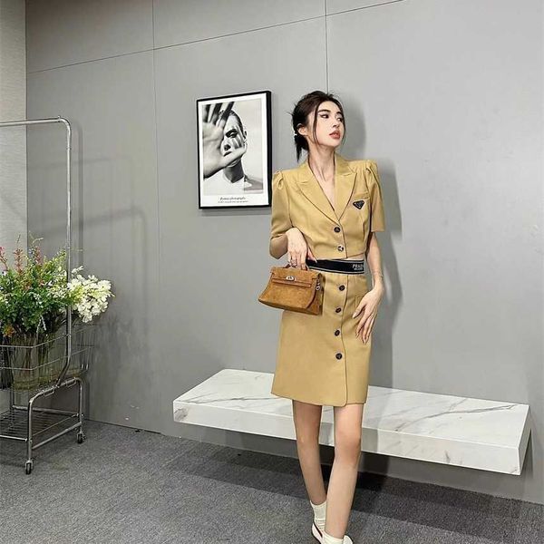 30% off family spring/summer new fashion classic triangle bag suit short sleeve+elastic waist half skirt set, White
30% off family spring/summer new fashion classic triangle bag suit short sleeve+elastic waist half skirt set, White