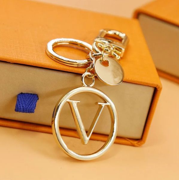 fashion trendy luxury designer keychains classic mens key buckle key chain letter silver gary keyrings womens bag pendant
fashion trendy luxury designer keychains classic mens key buckle key chain letter silver gary keyrings womens bag pendant