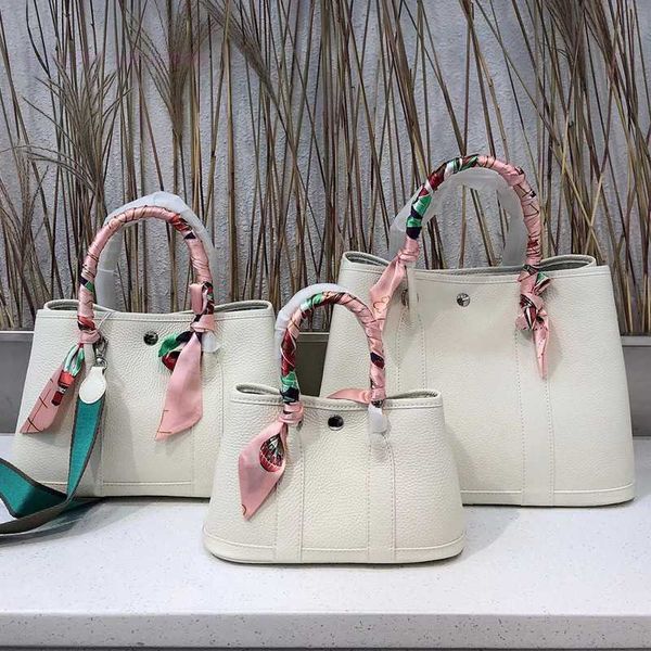 designer herbag garden party evening 2023 new garden tote genuine leather women's bag litchi pattern head layer cowhide fashion handbag
designer herbag garden party evening 2023 new garden tote genuine leather women's bag litchi pattern head layer cowhide fashion handbag