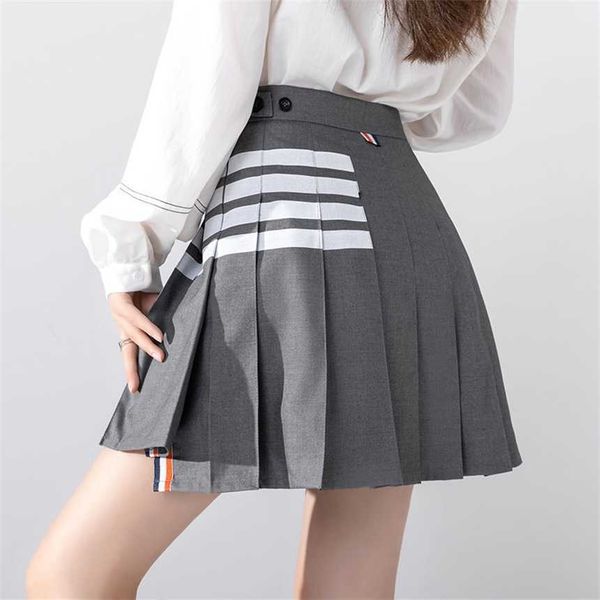 30% off wang same pleated for women in summer thin style riding the wind and waves waist slim tb skirt, Black
30% off wang same pleated for women in summer thin style riding the wind and waves waist slim tb skirt, Black