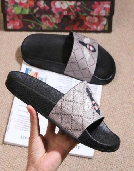 2020 designer men women sandals with correct flower box dust bag shoes snake print slide summer wide flat sandals slipper3351054, Black
2020 designer men women sandals with correct flower box dust bag shoes snake print slide summer wide flat sandals slipper3351054, Black