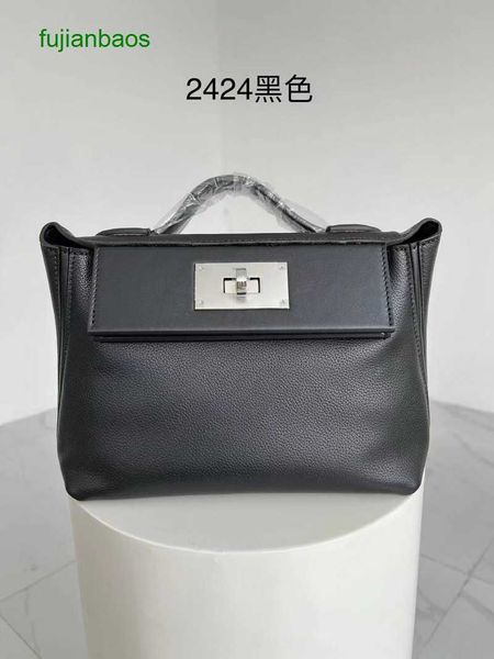 hemres 2023 new h 2424 head layer cow leather evercolor contrast portable one-shoulder diagonal women's bag e242, Black
hemres 2023 new h 2424 head layer cow leather evercolor contrast portable one-shoulder diagonal women's bag e242, Black