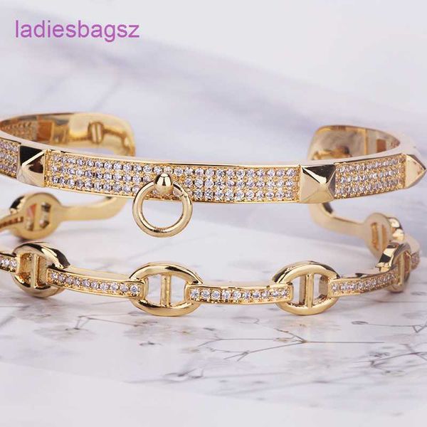 original bangle hermss exquisite h rose gold diamond bracelet copper plated oval buckle belt 2-in-1 ring handpiece has br0a 3 with logo zktp, Black
original bangle hermss exquisite h rose gold diamond bracelet copper plated oval buckle belt 2-in-1 ring handpiece has br0a 3 with logo zktp, Black