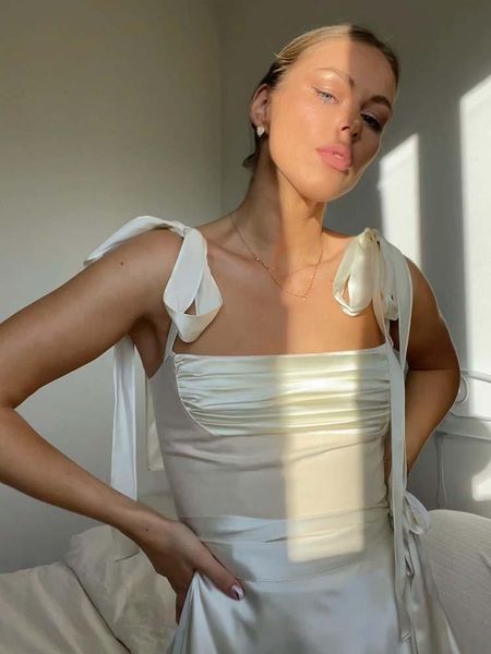 t-shirt 2022 summer bandage women sleeveless strapless backless skinny tees female fashion streetwear corset sheath tshirts blusas, White
t-shirt 2022 summer bandage women sleeveless strapless backless skinny tees female fashion streetwear corset sheath tshirts blusas, White