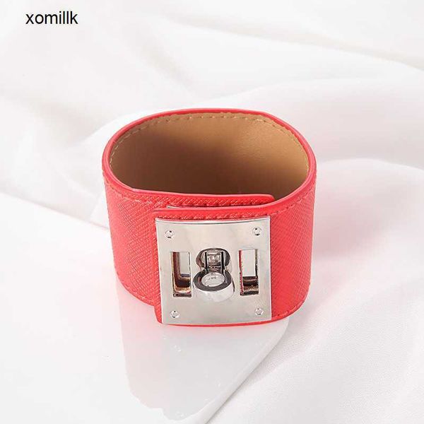 hermm designer bracelet new wide edge leather bracelet napkin buckle cool style punk pu personalized temperament adjustable q8wa, Black
hermm designer bracelet new wide edge leather bracelet napkin buckle cool style punk pu personalized temperament adjustable q8wa, Black