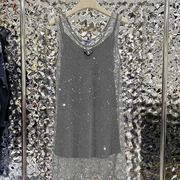 32% off family early spring new style fashion classic triangle crystal hollow out tank skirt two piece set, Black;gray
32% off family early spring new style fashion classic triangle crystal hollow out tank skirt two piece set, Black;gray