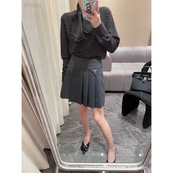 36% off family spring/summer new triangle letter button decoration pleated half slim fit fashion versatile short skirt, Black
36% off family spring/summer new triangle letter button decoration pleated half slim fit fashion versatile short skirt, Black