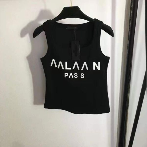 2023 designers t-shirts women tees apparel new shoulder button gold letter print short sleeve tank breathable t-shirt white black official
2023 designers t-shirts women tees apparel new shoulder button gold letter print short sleeve tank breathable t-shirt white black official
