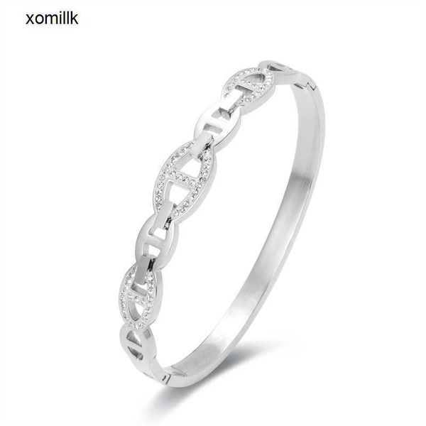hermm designer bracelet new fashion brick inlaid stainless steel ornaments gold titanium pig nose buckle bracelet for women jmph, Black
hermm designer bracelet new fashion brick inlaid stainless steel ornaments gold titanium pig nose buckle bracelet for women jmph, Black