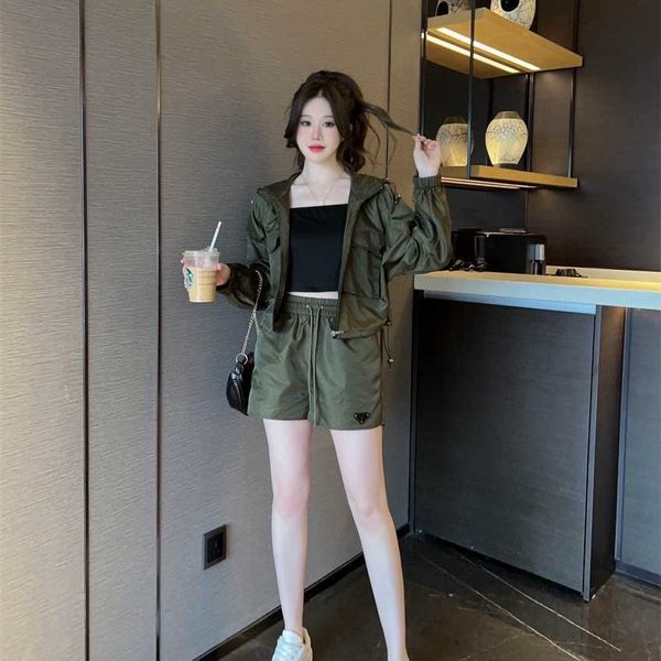 family spring/summer new fashion classic triangle hooded coat+elastic drawstring short sunscreen set, White
family spring/summer new fashion classic triangle hooded coat+elastic drawstring short sunscreen set, White