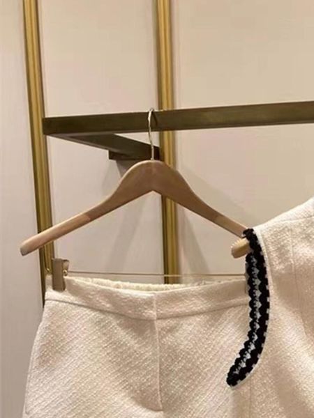 vests women's sleeveless vest white tweed vneck single breasted 2022 autumn contrast color pockets female coat, Black;white
vests women's sleeveless vest white tweed vneck single breasted 2022 autumn contrast color pockets female coat, Black;white