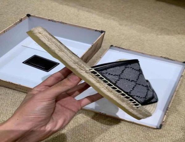 2022 beach classic flat luxurys designers woman slipper sandals summer lady cartoon big head slippers leather brands bath fashion 6136235, Black
2022 beach classic flat luxurys designers woman slipper sandals summer lady cartoon big head slippers leather brands bath fashion 6136235, Black