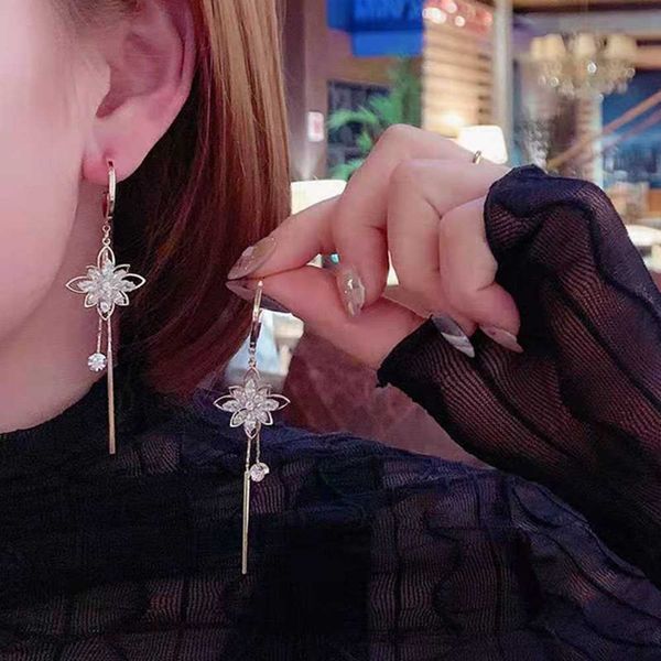 charm gold color rhinestone zircon flower earrings for women korean fashion earring daily birthday party jewelry gifts light luxury aa230421, Golden
charm gold color rhinestone zircon flower earrings for women korean fashion earring daily birthday party jewelry gifts light luxury aa230421, Golden
