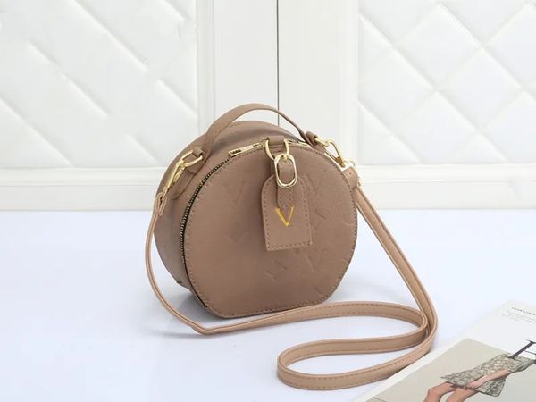 mt women beach monograms boite chapeau souple bag luxuries designers embossing luxury bag handbag crossbody clutches lady circular pack bags
mt women beach monograms boite chapeau souple bag luxuries designers embossing luxury bag handbag crossbody clutches lady circular pack bags