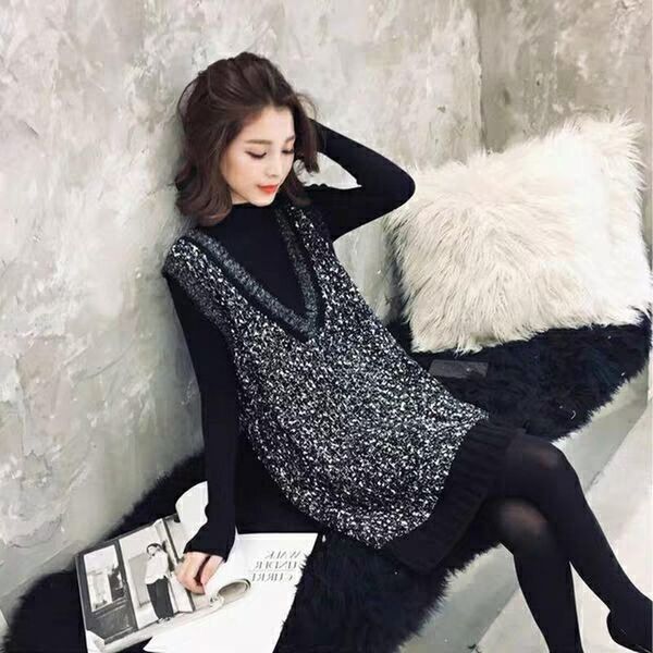 vests 2022 autumn women sweater long cardigan female sweater vest sleeveless knitted pullovers ladies fashion clothings vest h872, Black;white
vests 2022 autumn women sweater long cardigan female sweater vest sleeveless knitted pullovers ladies fashion clothings vest h872, Black;white