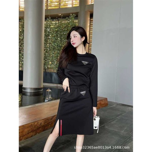 family spring/summer new pinned pearl triangle space cotton classic pullover sweater with elastic waist half skirt, White
family spring/summer new pinned pearl triangle space cotton classic pullover sweater with elastic waist half skirt, White