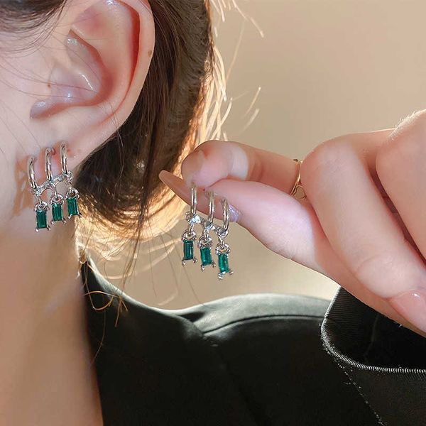 charm light luxury black crystal tassel earrings fashion metal women classic zircon elegant female trendy jewelry gifts aa230421, Golden
charm light luxury black crystal tassel earrings fashion metal women classic zircon elegant female trendy jewelry gifts aa230421, Golden