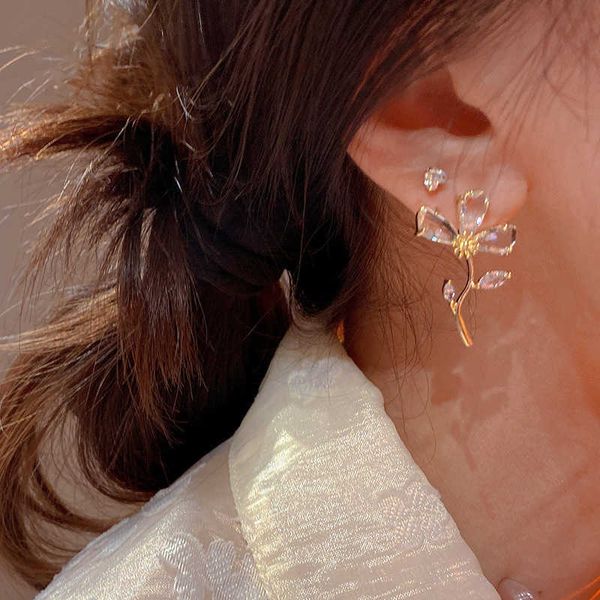 charm fashion elegant crystal flower zircon drop earrings women's wedding jewelry party gift wholesale aa230421, Golden
charm fashion elegant crystal flower zircon drop earrings women's wedding jewelry party gift wholesale aa230421, Golden
