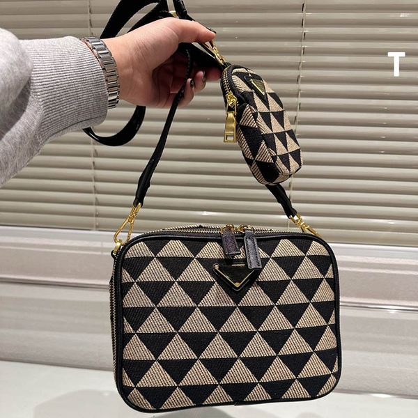 woven pattern trend women camera shoulder bag quilted square large capacity luxury handbag crossbody bag retro designer purse suitcases coin
woven pattern trend women camera shoulder bag quilted square large capacity luxury handbag crossbody bag retro designer purse suitcases coin