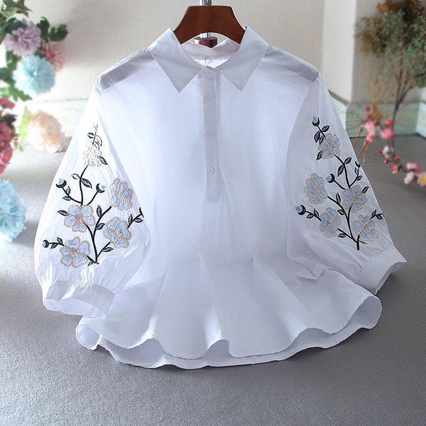 t-shirt casual embroidery flower loose shirt 2022 new fresh literature and art lantern sleeve western style shirt women's summer, White
t-shirt casual embroidery flower loose shirt 2022 new fresh literature and art lantern sleeve western style shirt women's summer, White