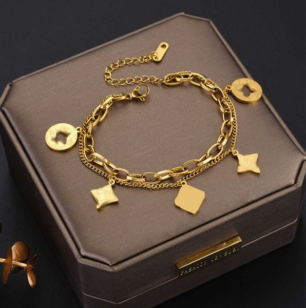 charm bracelets luxury designer bracelet four leaf clover elegant fashion 18k gold agate shell chain mother women girls couple holiday birth, Golden;silver
charm bracelets luxury designer bracelet four leaf clover elegant fashion 18k gold agate shell chain mother women girls couple holiday birth, Golden;silver