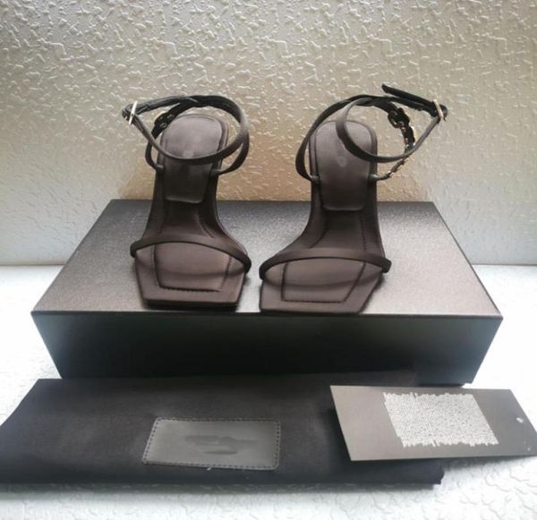 2022 summer new sandals edition luxury women039s shoes imported cowhide good material ornament bright diamond women highheeled9704742, Black
2022 summer new sandals edition luxury women039s shoes imported cowhide good material ornament bright diamond women highheeled9704742, Black