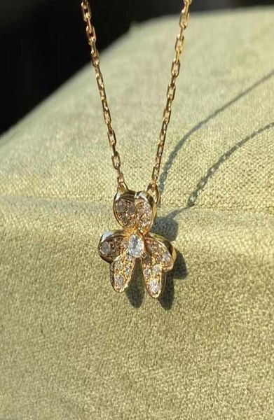 v gold material pendant necklace with sparkly diamonds for women wedding jewelry gift have stamp stud earring bracelet ps48725028855, Silver
v gold material pendant necklace with sparkly diamonds for women wedding jewelry gift have stamp stud earring bracelet ps48725028855, Silver